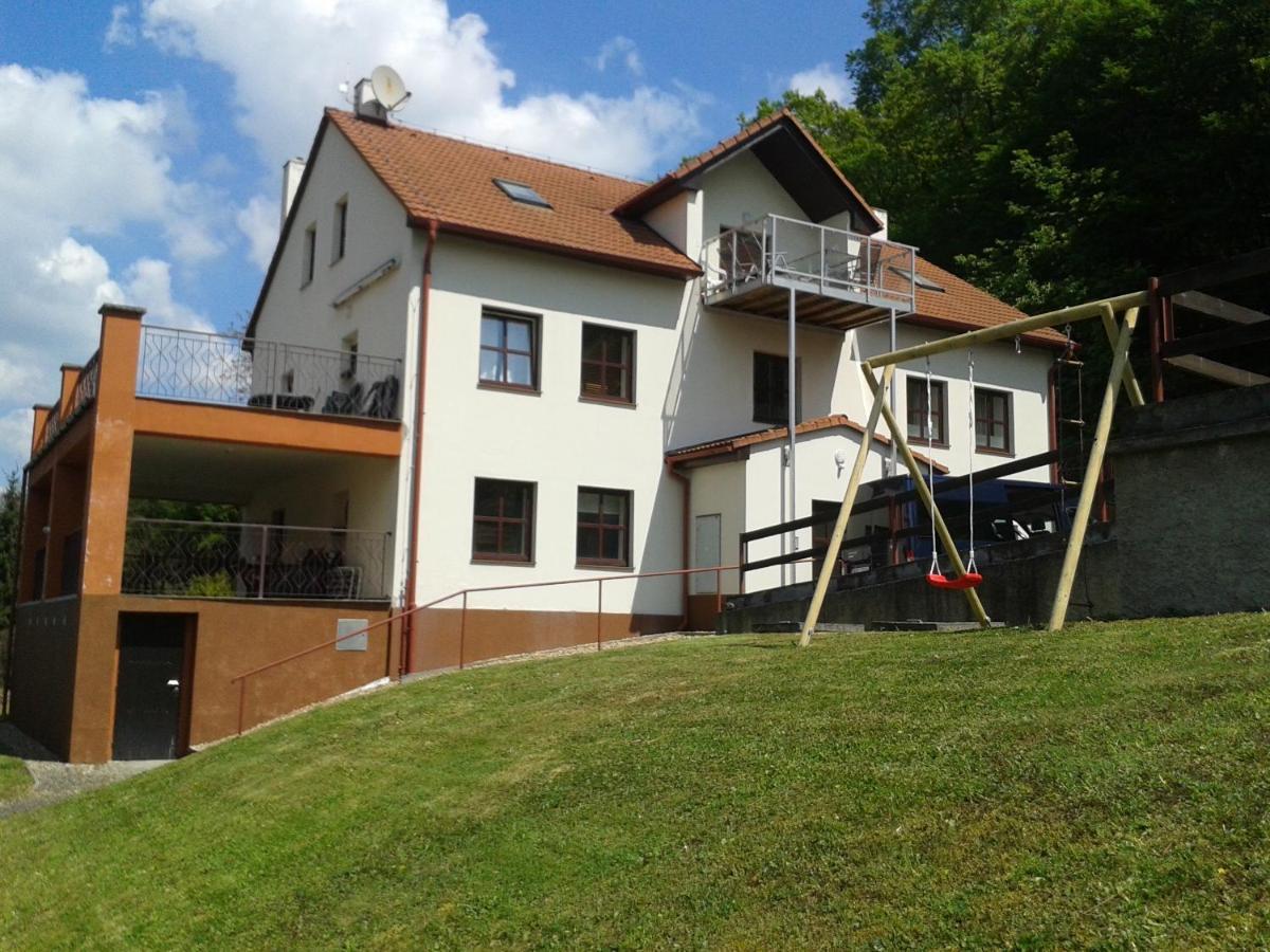 Ubytovaci Zarizeni Lovosice Exterior foto